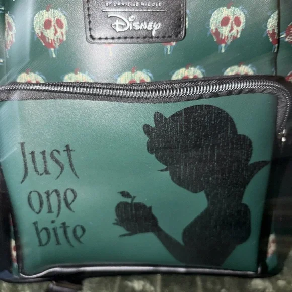 Danielle Nicole Disney Snow White backpack - Picture 2 of 3